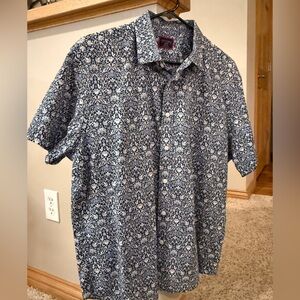 Men’s relaxed fit UNTUCKit short sleeve button up